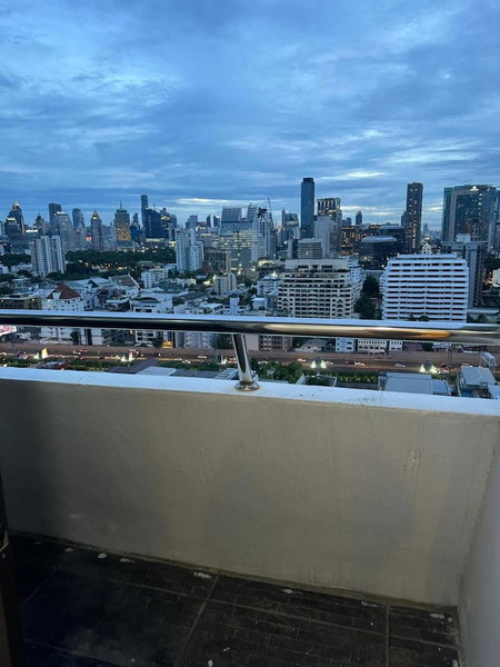 Direct Rooms at Omni Complex Nana, Bangkok, Thailand