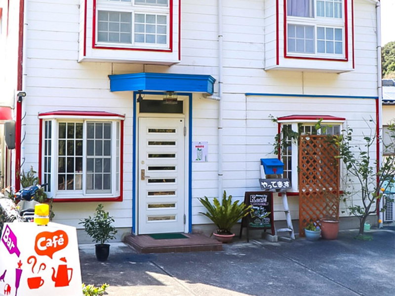 Guest House Shirahama R-cafe - Female Only, Shirahama, Japan