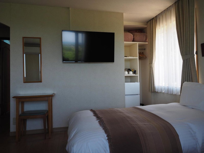 Hillside Inn Sirocco, Tateyama, Japan