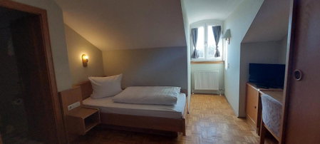 Hotel-Restaurant Kreuzhuber, Neuburg am Inn, Germany