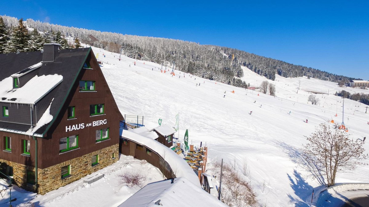 Hotel · Haus am Berg - Pension direkt am Skihang, Kurort Oberwiesenthal