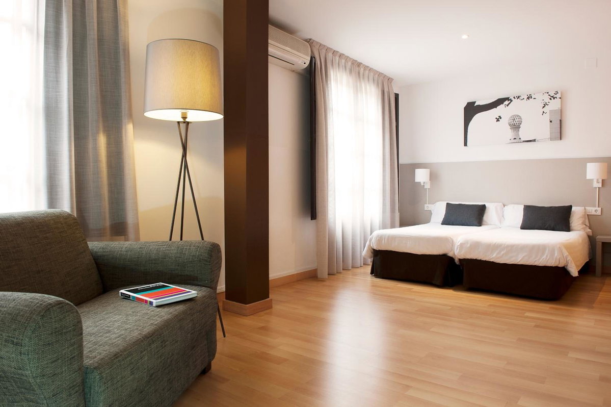 Aspasios Plaza Real Apartments, Spain
