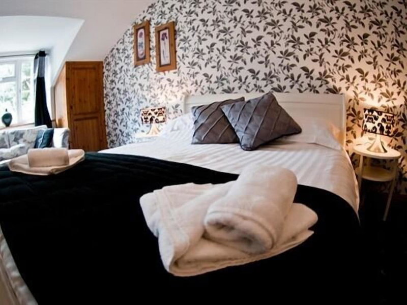 The Crooked Inn, Saltash, United Kingdom