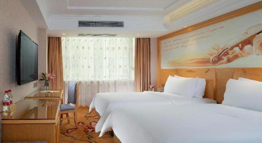 Vienna Hotel Guangxi Hezhou Guposhan Suifeng, China