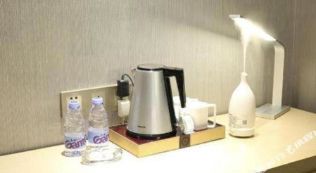 Lavande Hotel Beijing Yizhuang Development Zone JD Headquarter, Ciqu, China
