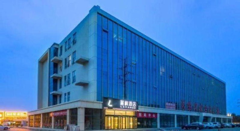Lavande Hotel Beijing Yizhuang Development Zone JD Headquarter, Ciqu, China