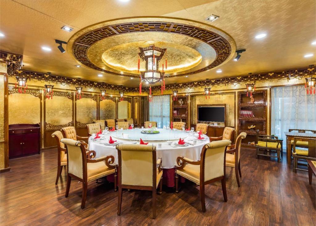 Hotel · West International Trade Grand Hotel, Beijing