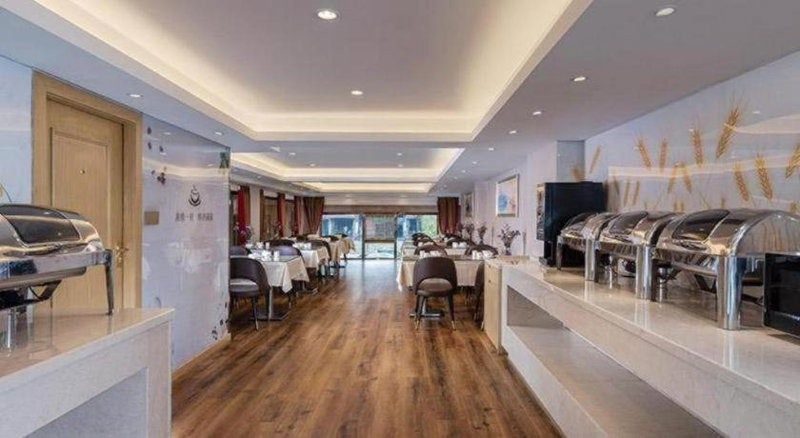 Vienna Hotel Guangdong Meizhou Xingning Xinghe, Meizhou, China