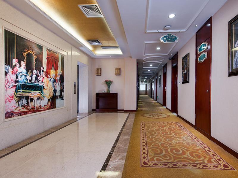 Vienna Hotel Shenzhen Pingdi, China