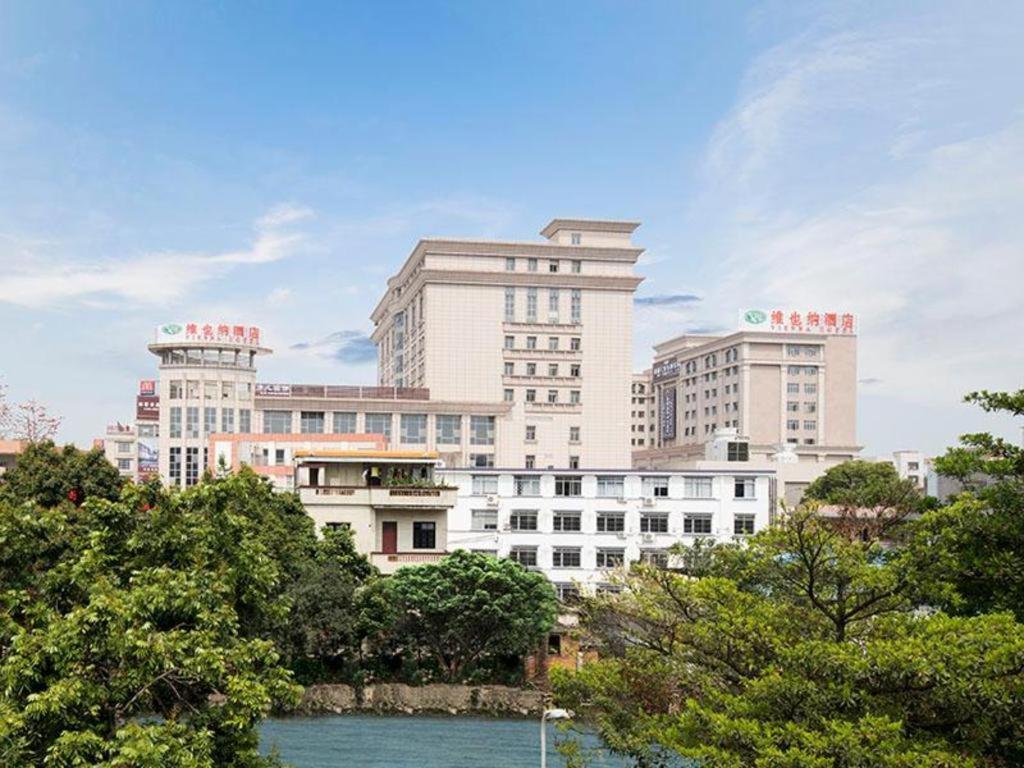 Vienna Hotel Guangdong Zhongshan Caihong Avenue, China