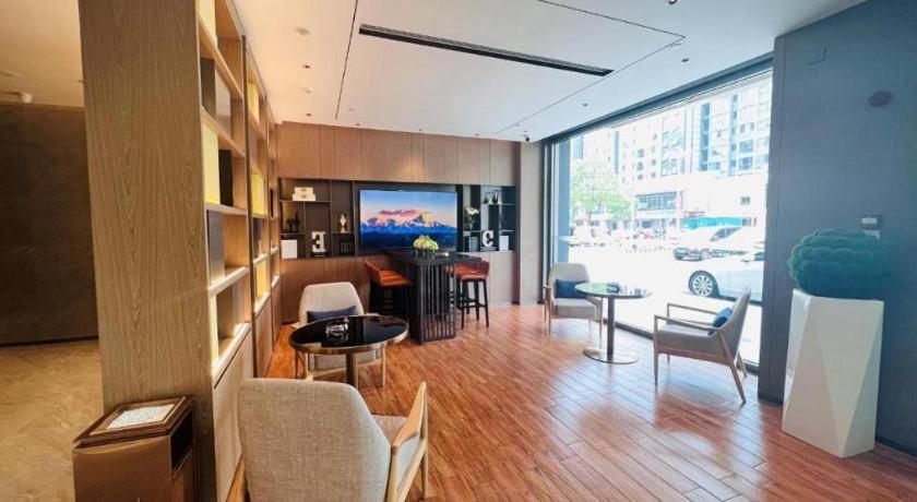 Echarm Hotel Changsha Huanghua Airport, Gutang, China