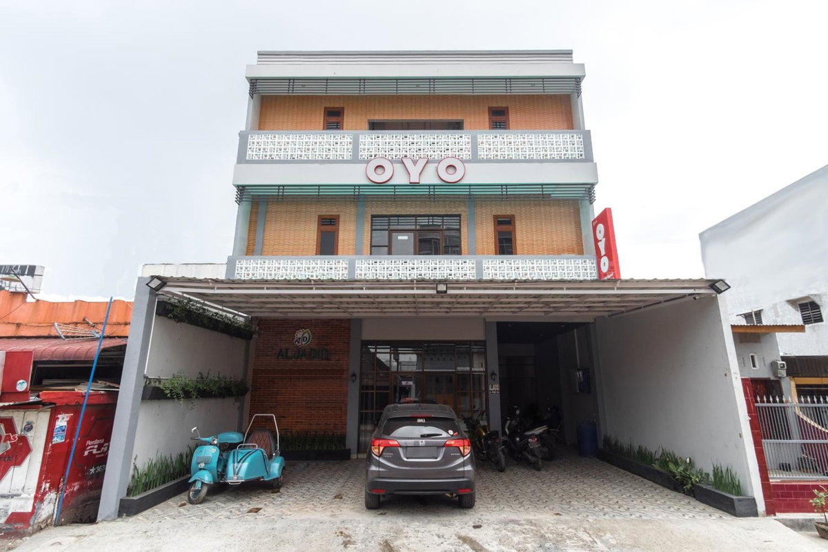 Hotel O Aljadid Near Masjid Raya Al Mashun Sm Raja Medan, Indonesia