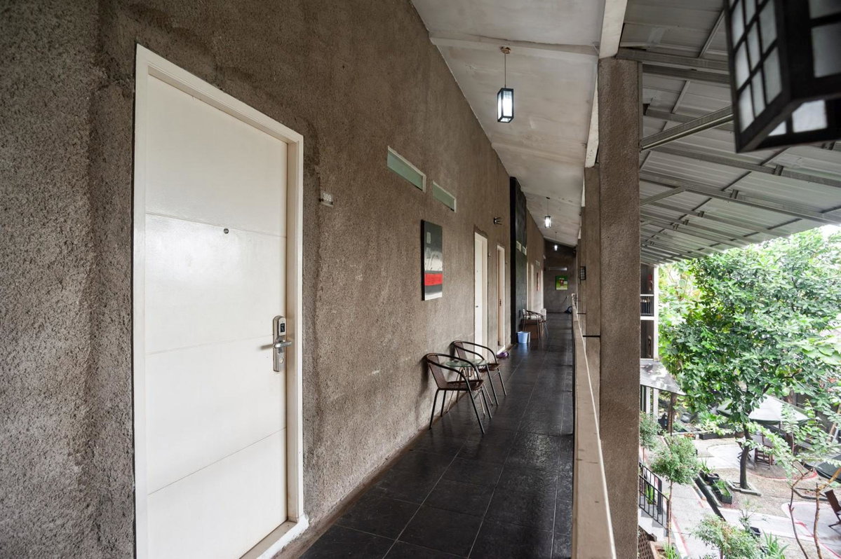 Safwah Bintaro Syariah Mitra RedDoorz, Indonesia
