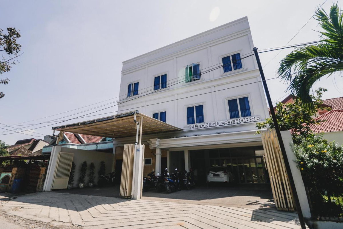 Hotel · RedDoorz near Hermes Place Polonia Medan, Medan
