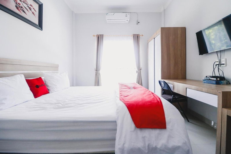 RedDoorz near Hermes Place Polonia Medan, Medan, Indonesia