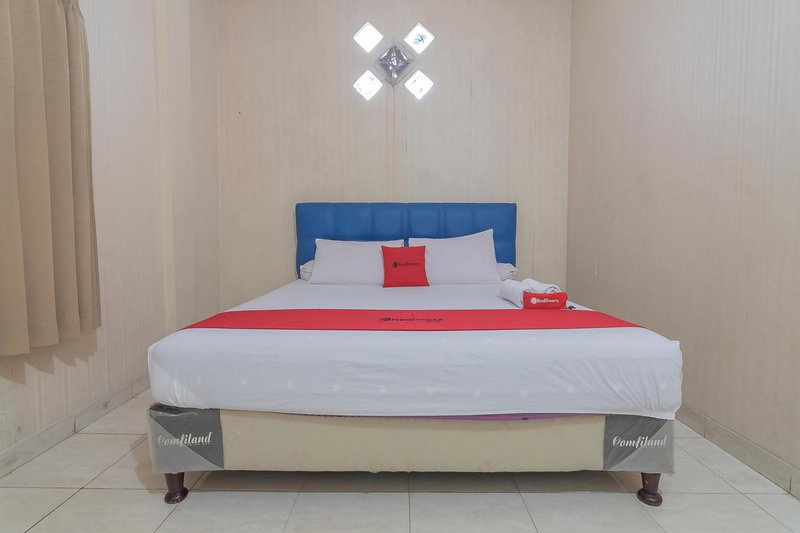 RedDoorz Syariah near Terminal Batu Ampar 2, Balikpapan, Indonesia