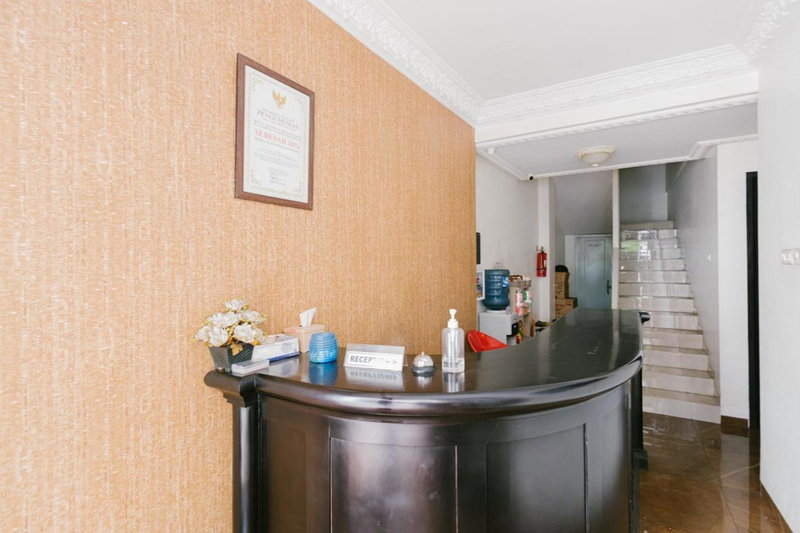 Urbanview Hotel Sultan Palace Malang by RedDoorz, Dau, Indonesia