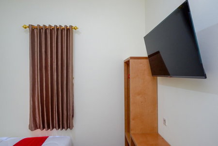 RedDoorz near Rita Supermall Purwokerto 2, Purwokerto, Indonesia