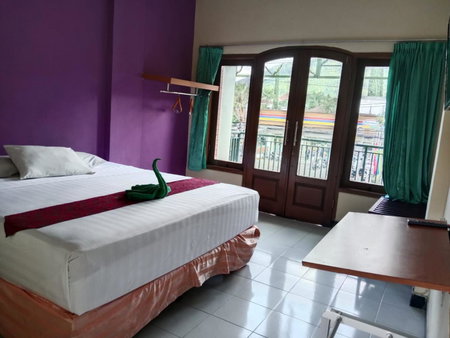 Urbanview Hotel Grand Palem near Alun Alun Batu, Songgoriti, Indonesia