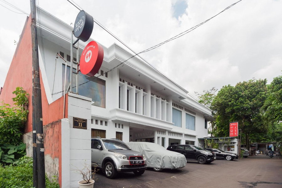 RedDoorz Syariah near Taman Air Mancur Bogor, Bogor, Indonesia