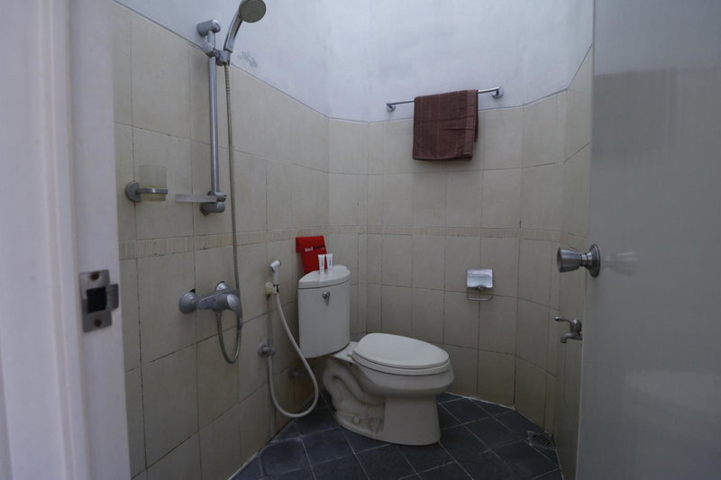 RedDoorz Plus near Undip Tembalang, Semarang, Indonesia