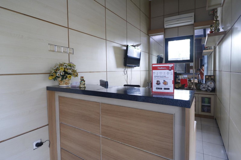 RedDoorz Plus near Undip Tembalang, Semarang, Indonesia