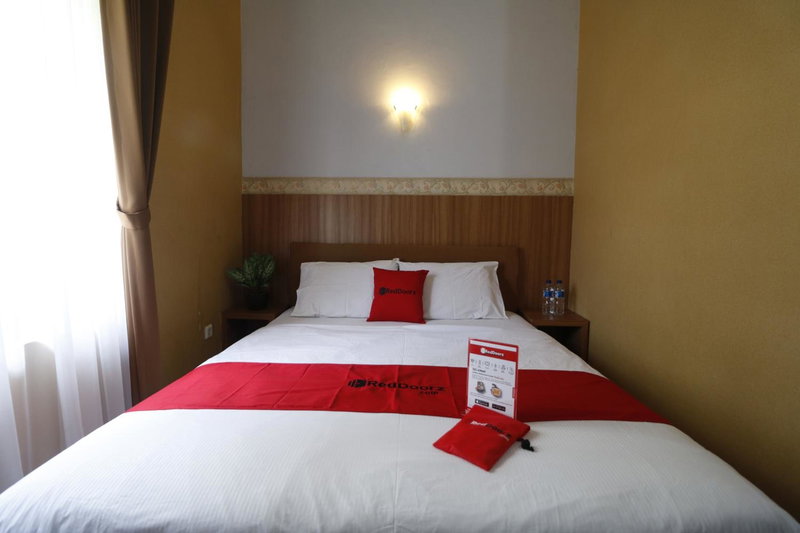 RedDoorz Plus near Undip Tembalang, Semarang, Indonesia