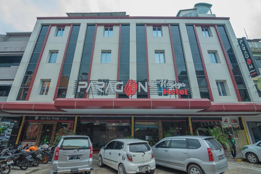 RedDoorz Plus at Paragon Nagoya Hotel Batam, Nagoya, Indonesia