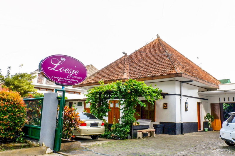 Super OYO 353 Loesje Guest House Syariah, Malang, Indonesia