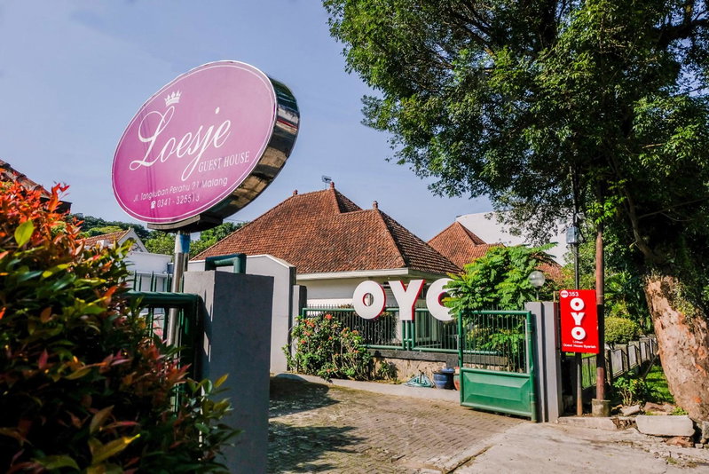 Super OYO 353 Loesje Guest House Syariah, Malang, Indonesia