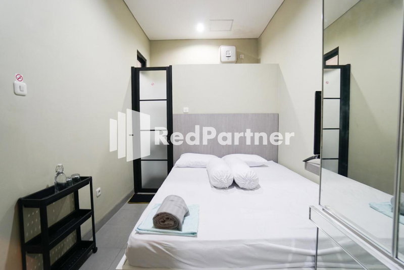 Tomang Gelong Guest House Syariah Mitra RedDoorz, Jakarta, Indonesia