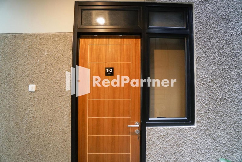 Tomang Gelong Guest House Syariah Mitra RedDoorz, Jakarta, Indonesia
