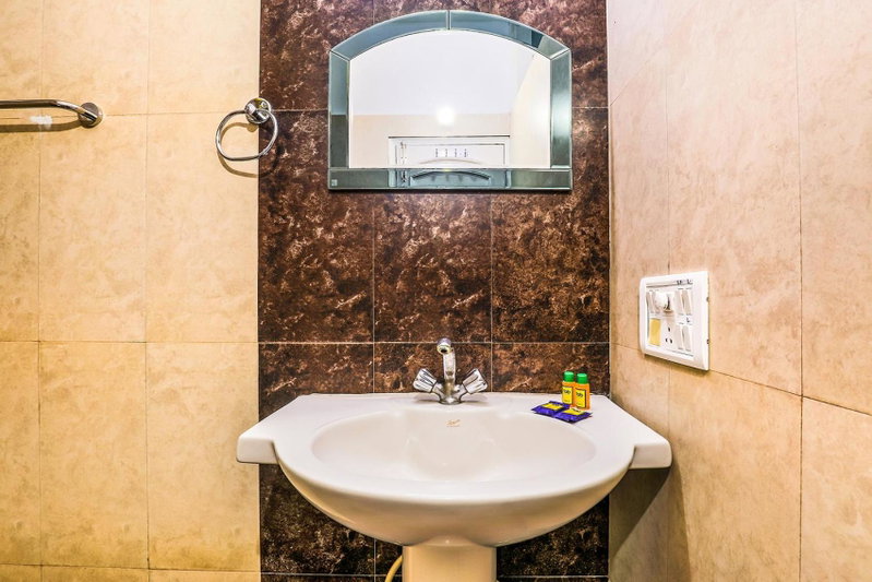 Via Hemkunt Mansion - Nr Noida Sector-15 Metro, Noida, India