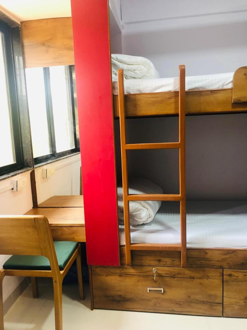 Hotel · Everest Stays Rooms and Dormitory, Mumbai