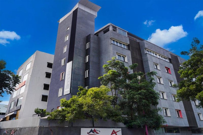 Super Townhouse Balewadi High Street, Pune, India