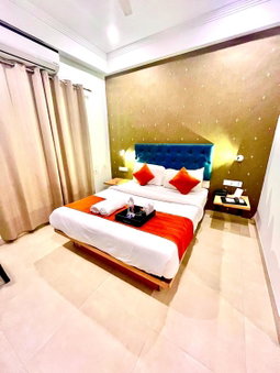 Super Townhouse Oak Arvindo Park Indira Nagar Formerly Rama Inn, Vibhuti Khand, India