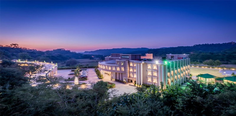Golden Tulip Panchkula, Chandīgarh, India