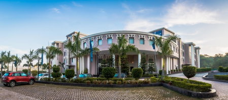 Golden Tulip Panchkula, Chandīgarh, India