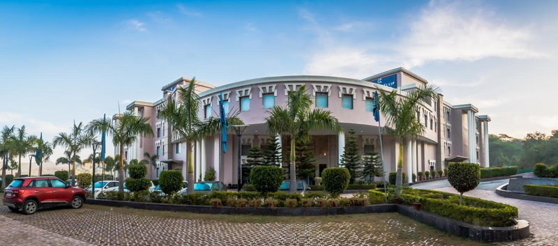 Golden Tulip Panchkula, Chandīgarh, India