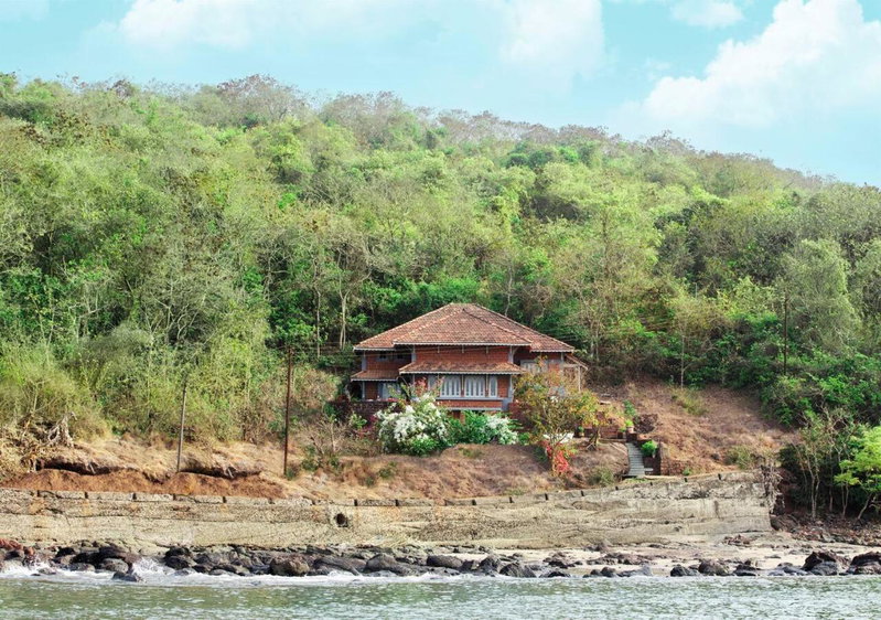 SaffronStays Crescent Bay, Palshet, Chiplun, India