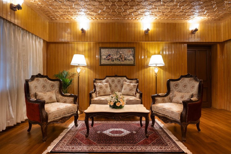 Moghal Mahal Resort Rajbagh Srinagar, Rājbāgh, India