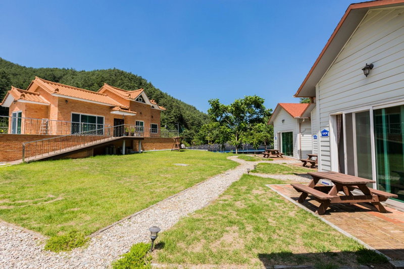 hongceon byeolbicheureuneunmaeul pensyeon, Hongcheon, South Korea