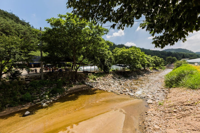 hongceon byeolbicheureuneunmaeul pensyeon, Hongcheon, South Korea