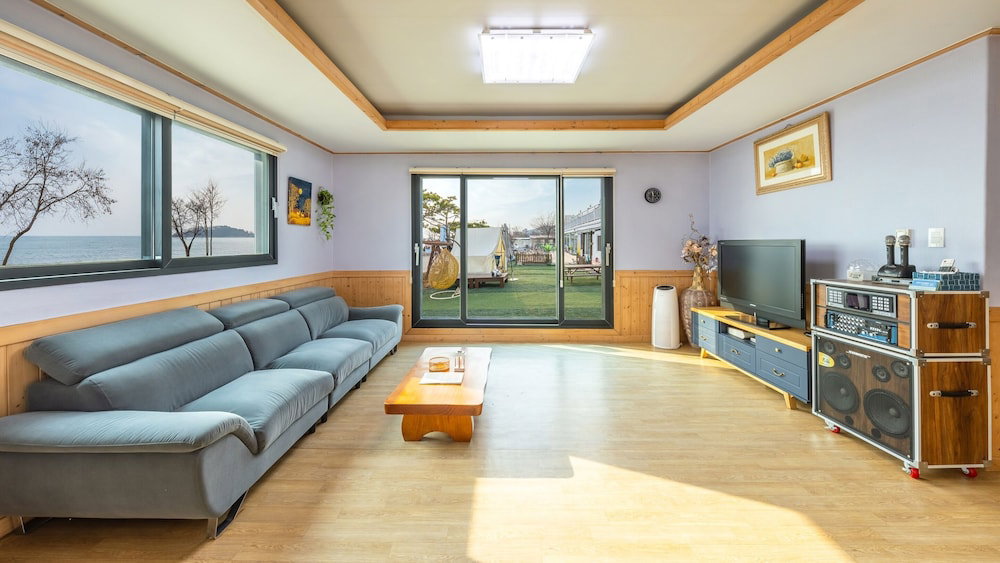Hotel · Yeongheungdo Blue Story Pension, Incheon