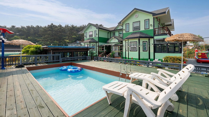 Anmyeon-do Ssong Pension, Taean, South Korea