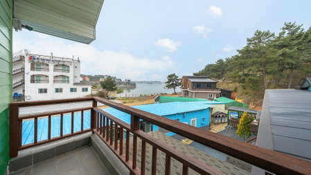 Anmyeon-do Ssong Pension, Taean, South Korea