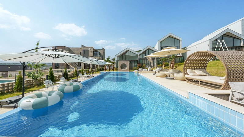 Gyeongju Rose Breeze Pool Villa Pension, Gyeongju, South Korea