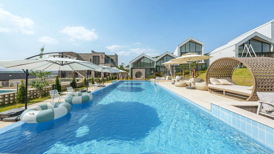 Gyeongju Rose Breeze Pool Villa Pension, Gyeongju, South Korea