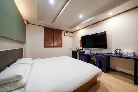 Loungeseoul, Icheon, South Korea