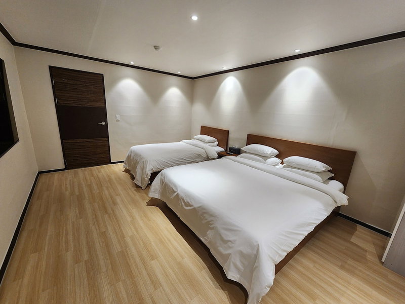 Loungeseoul, Icheon, South Korea